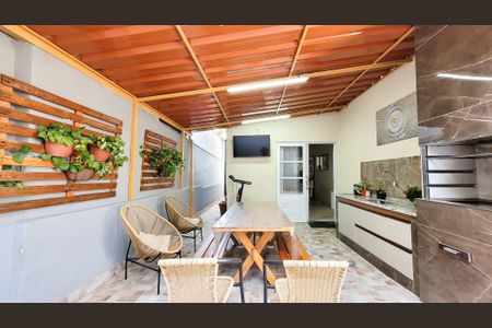 Casa à venda com 278m², 3 quartos e 3 vagas Casa à venda com 278m², 3 quartos e 3 vagasÁrea comum