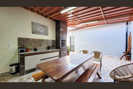 Casa à venda com 278m², 3 quartos e 3 vagas Casa à venda com 278m², 3 quartos e 3 vagasÁrea comum