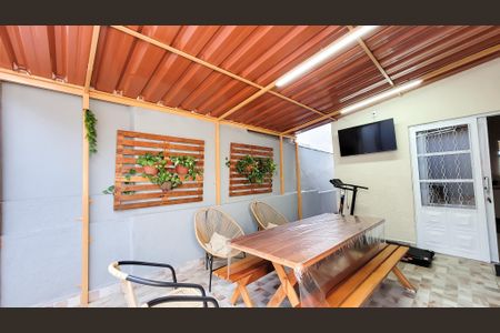 Casa à venda com 278m², 3 quartos e 3 vagas Casa à venda com 278m², 3 quartos e 3 vagasÁrea comum