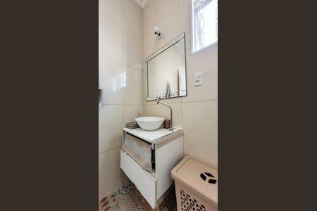 Casa à venda com 278m², 3 quartos e 3 vagas Casa à venda com 278m², 3 quartos e 3 vagasBanheiro Social