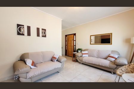 Casa à venda com 278m², 3 quartos e 3 vagas Casa à venda com 278m², 3 quartos e 3 vagasSala