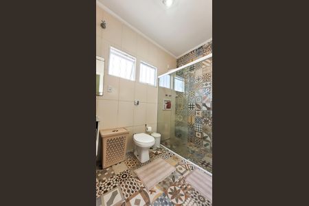 Casa à venda com 278m², 3 quartos e 3 vagas Casa à venda com 278m², 3 quartos e 3 vagasBanheiro Social