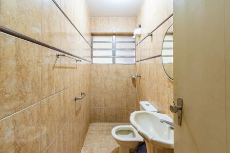 Casa à venda com 164m², 3 quartos e 2 vagasBanheiro 1