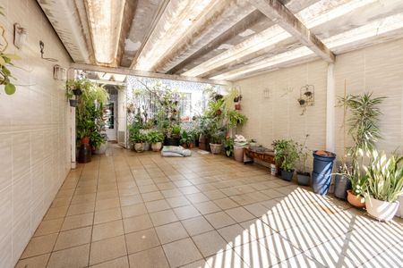 Casa à venda com 200m², 4 quartos e 2 vagas Casa à venda com 200m², 4 quartos e 2 vagasÁrea comum