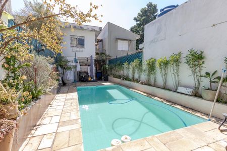 Casa à venda com 200m², 4 quartos e 2 vagas Casa à venda com 200m², 4 quartos e 2 vagasQuintal