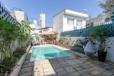 Casa à venda com 200m², 4 quartos e 2 vagas Casa à venda com 200m², 4 quartos e 2 vagasQuintal