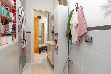 Casa à venda com 200m², 4 quartos e 2 vagas Casa à venda com 200m², 4 quartos e 2 vagasBanheiro da Suíte 1