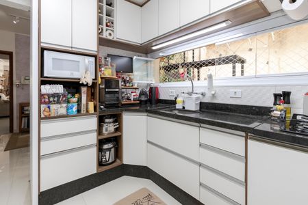 Casa à venda com 200m², 4 quartos e 2 vagas Casa à venda com 200m², 4 quartos e 2 vagasCozinha