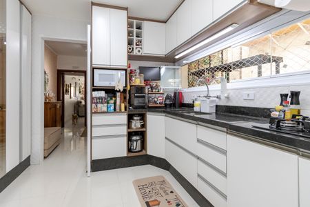 Casa à venda com 200m², 4 quartos e 2 vagas Casa à venda com 200m², 4 quartos e 2 vagasCozinha