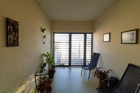 Casa à venda com 170m², 4 quartos e 1 vaga Casa à venda com 170m², 4 quartos e 1 vagaHall de entrada