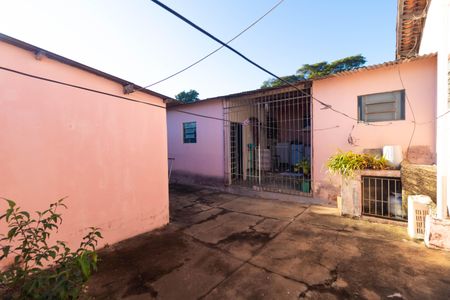 Casa à venda com 170m², 4 quartos e 1 vaga Casa à venda com 170m², 4 quartos e 1 vagaQuintal