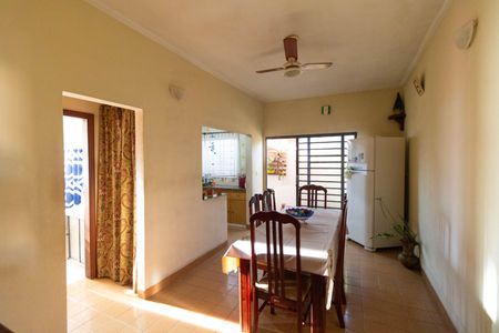 Casa à venda com 170m², 4 quartos e 1 vaga Casa à venda com 170m², 4 quartos e 1 vagaSala de Jantar