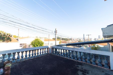 Casa à venda com 170m², 4 quartos e 1 vaga Casa à venda com 170m², 4 quartos e 1 vagaVaranda