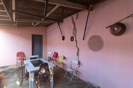 Casa à venda com 170m², 4 quartos e 1 vaga Casa à venda com 170m², 4 quartos e 1 vagaVaranda com churrasqueira