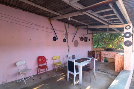 Casa à venda com 170m², 4 quartos e 1 vaga Casa à venda com 170m², 4 quartos e 1 vagaVaranda com churrasqueira