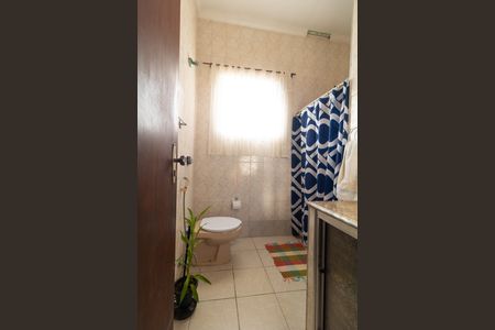 Casa à venda com 170m², 4 quartos e 1 vaga Casa à venda com 170m², 4 quartos e 1 vagaBanheiro