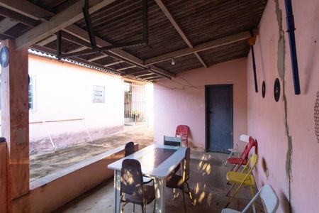 Casa à venda com 170m², 4 quartos e 1 vaga Casa à venda com 170m², 4 quartos e 1 vagaVaranda com churrasqueira