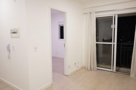 Sala de apartamento para alugar com 2 quartos, 38m² em Jardim Analia Franco, São Paulo