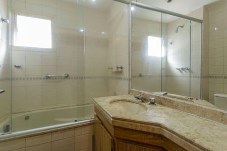 Apartamento à venda com 112m², 3 quartos e 2 vagasBanheiro da Suíte