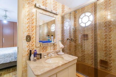 Apartamento à venda com 110m², 4 quartos e 1 vagaBanheiro da Suíte