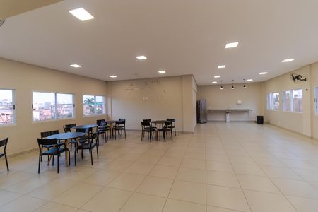 Apartamento para alugar com 50m², 2 quartos e 1 vaga Apartamento para alugar com 50m², 2 quartos e 1 vagaÁrea comum - Salão de festas