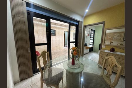 Sala de casa à venda com 3 quartos, 165m² em Água Branca, São Paulo