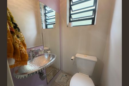 Lavabo de casa à venda com 3 quartos, 165m² em Água Branca, São Paulo