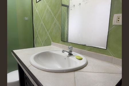 Casa à venda com 165m², 3 quartos e 2 vagas Casa à venda com 165m², 3 quartos e 2 vagasBanheiro Suíte 1