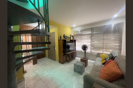 Sala de casa à venda com 3 quartos, 165m² em Água Branca, São Paulo