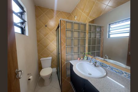 Casa à venda com 165m², 3 quartos e 2 vagas Casa à venda com 165m², 3 quartos e 2 vagasBanheiro Suíte 2