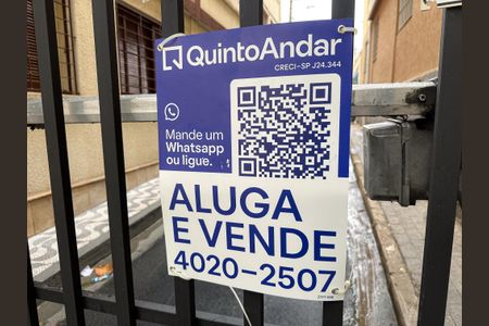 Casa à venda com 165m², 3 quartos e 2 vagas Casa à venda com 165m², 3 quartos e 2 vagasPlaquinha