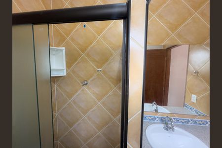 Casa à venda com 165m², 3 quartos e 2 vagas Casa à venda com 165m², 3 quartos e 2 vagasBanheiro Suíte 2