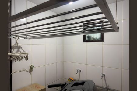 Casa à venda com 165m², 3 quartos e 2 vagas Casa à venda com 165m², 3 quartos e 2 vagasÁrea de Serviço