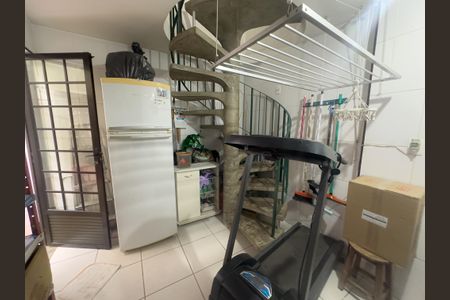 Casa à venda com 165m², 3 quartos e 2 vagas Casa à venda com 165m², 3 quartos e 2 vagasÁrea de Serviço