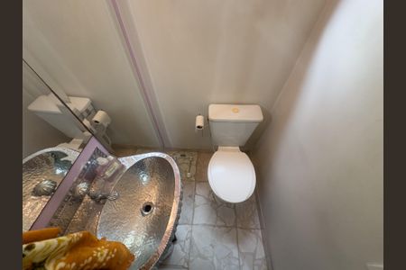 Casa à venda com 165m², 3 quartos e 2 vagas Casa à venda com 165m², 3 quartos e 2 vagasLavabo