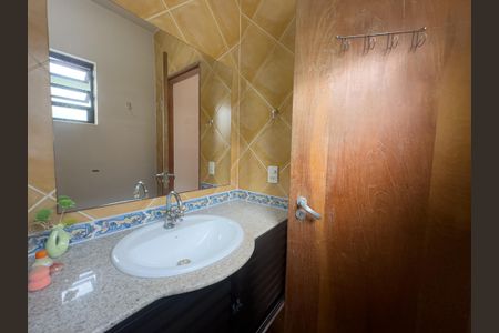 Casa à venda com 165m², 3 quartos e 2 vagas Casa à venda com 165m², 3 quartos e 2 vagasBanheiro Suíte 2