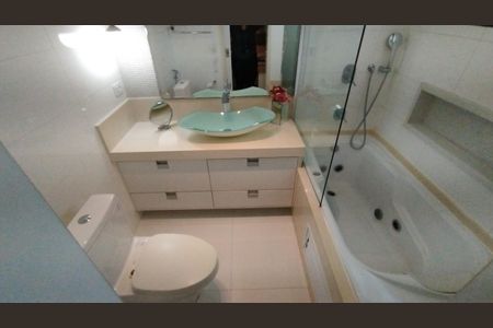 Apartamento à venda com 150m², 4 quartos e 2 vagasBanheiro da Suíte 3