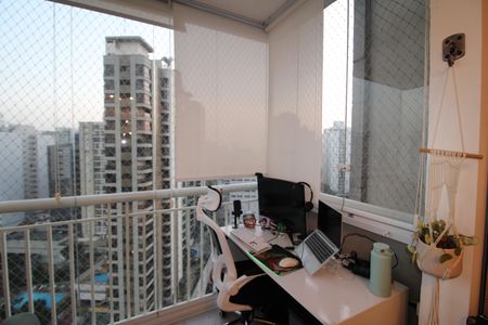 Apartamento à venda com 66m², 2 quartos e 2 vagasSala / Cozinha - Varanda