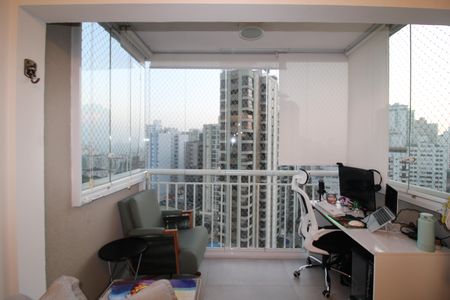 Apartamento à venda com 66m², 2 quartos e 2 vagasSala / Cozinha - Varanda