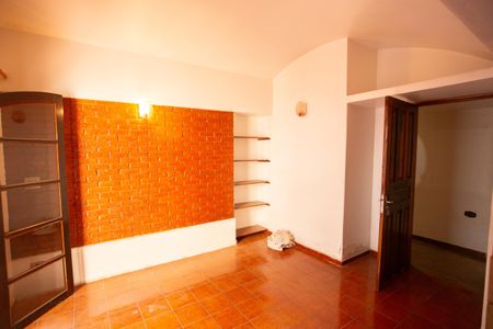 Casa à venda com 505m², 2 quartos e 2 vagas Casa à venda com 505m², 2 quartos e 2 vagasQuarto