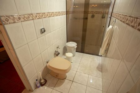 Casa à venda com 505m², 2 quartos e 2 vagas Casa à venda com 505m², 2 quartos e 2 vagasBanheiro da Suíte