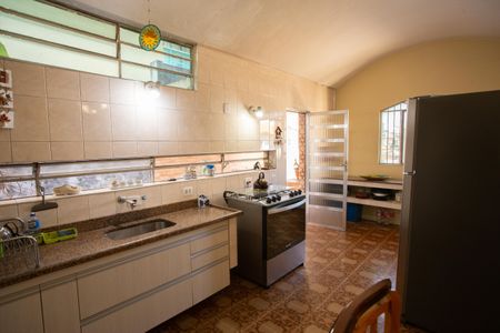 Casa à venda com 505m², 2 quartos e 2 vagas Casa à venda com 505m², 2 quartos e 2 vagasCozinha