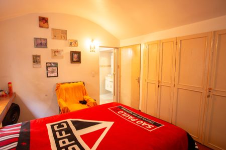 Casa à venda com 505m², 2 quartos e 2 vagas Casa à venda com 505m², 2 quartos e 2 vagasSuíte