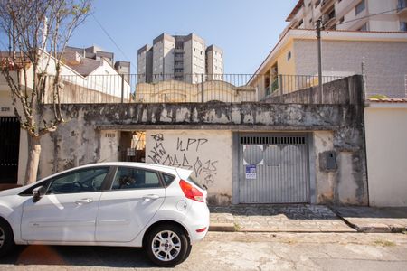 Casa à venda com 505m², 2 quartos e 2 vagas Casa à venda com 505m², 2 quartos e 2 vagasFachada