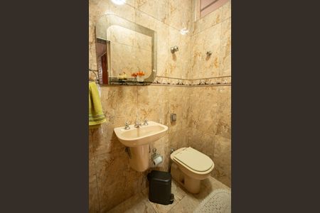 Casa à venda com 505m², 2 quartos e 2 vagas Casa à venda com 505m², 2 quartos e 2 vagasLavabo