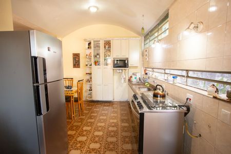 Casa à venda com 505m², 2 quartos e 2 vagas Casa à venda com 505m², 2 quartos e 2 vagasCozinha