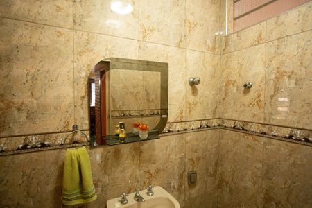 Casa à venda com 505m², 2 quartos e 2 vagas Casa à venda com 505m², 2 quartos e 2 vagasLavabo