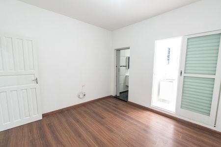 Casa à venda com 40m², 1 quarto e sem vaga Casa à venda com 40m², 1 quarto e sem vagaSala