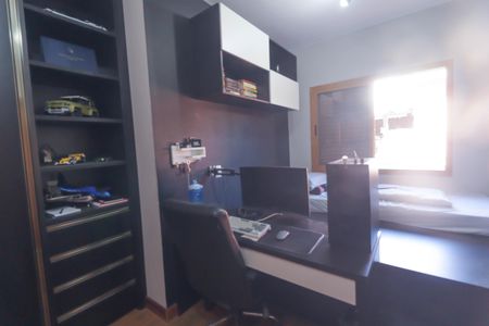 Casa de condomínio à venda com 300m², 4 quartos e 6 vagas Casa de condomínio à venda com 300m², 4 quartos e 6 vagasSuíte 2