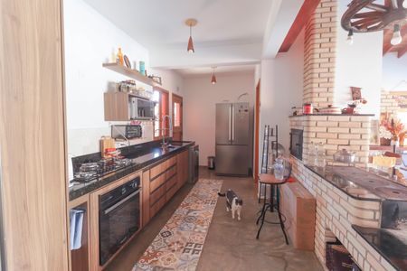 Casa de condomínio à venda com 300m², 4 quartos e 6 vagas Casa de condomínio à venda com 300m², 4 quartos e 6 vagasCozinha